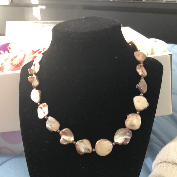 Sale💕Mother of the Pearl Necklace